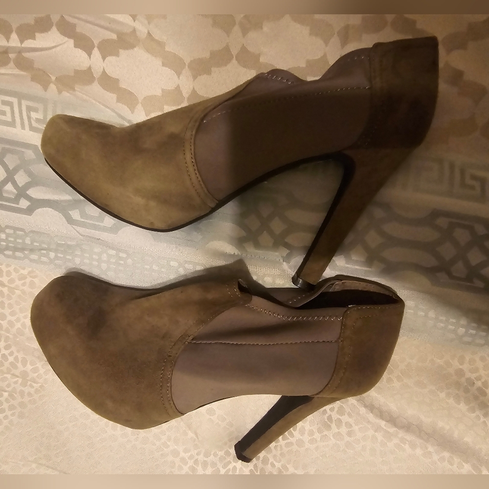 Gianni Bini Booties